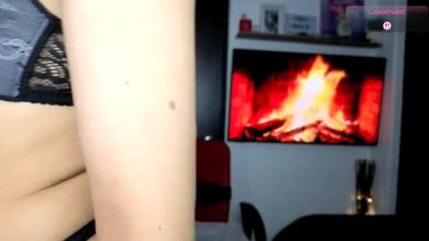 Carolinne online show from 10.15.25
