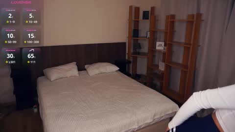 Hello everyone Im Monica Its my first day Were going to have fun together  online show from 09.28.25