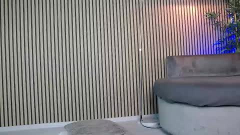 Snapshot of carolynnx chatting on 10.16.25 carolynnx online show from 10.16.25