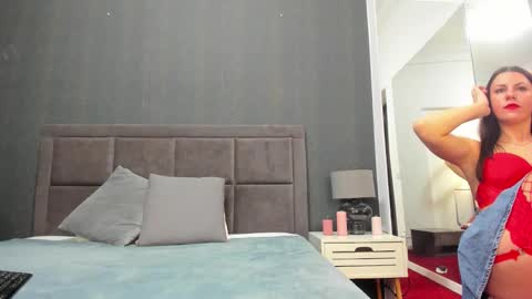 Snapshot of carolynnx chatting on 12.02.25 carolynnx online show from 12.02.25