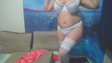 Snapshot of caroncapella chatting on 12.25.24 VicunaCool online show from 12.25.24