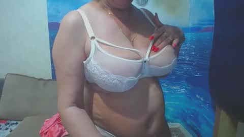 Snapshot of caroncapella chatting on 11.15.25 VicunaCool online show from 11.15.25