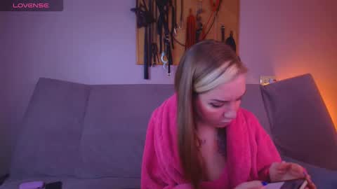 Snapshot of carrie_moonshine chatting on 02.20.26 Carrie online show from 02.20.26