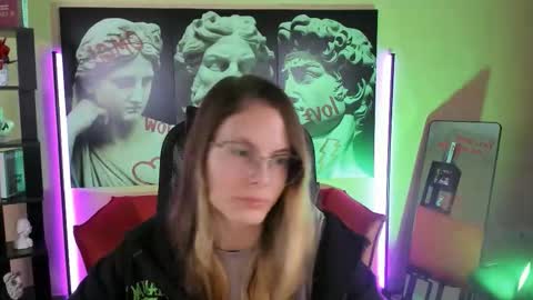 Snapshot of carrie_roses chatting on 09.10.25 carrie_roses online show from 09.10.25