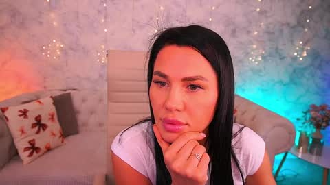 casey_min online show from 04.11.26