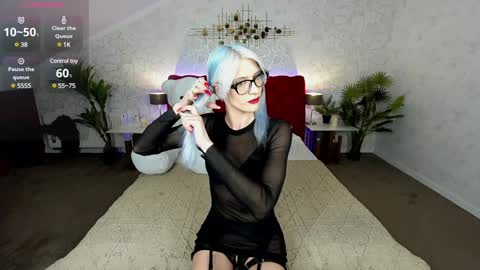 Snapshot of cassandrastars chatting on 01.15.25 Cassandra online show from 01.15.25