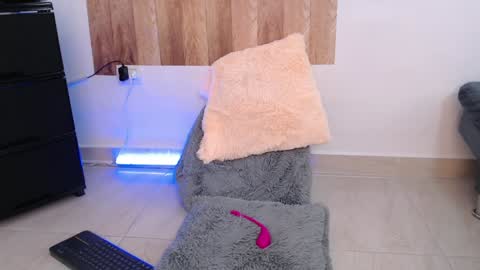 Susana independent model online show from 12.16.24