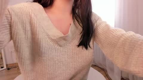 Hello my name is Cassie and my friend Nilo is also here online show from 04.17.26