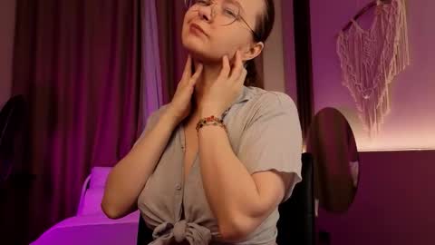 assie online show from 11.26.25