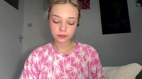 Olivia online show from 05.05.26