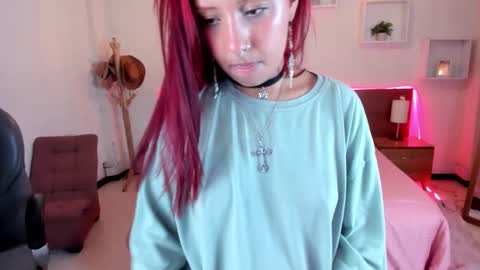 Snapshot of cat__moon__ chatting on 10.25.25 Karol online show from 10.25.25