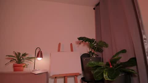 Snapshot of cat_loren chatting on 03.11.25 Loren online show from 03.11.25