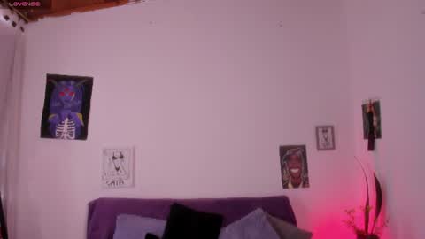 Cata green model independient online show from 07.15.26