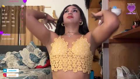 Snapshot of catafitt_1 chatting on 12.16.25 catalyna fitness online show from 12.16.25