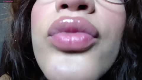 Snapshot of catalaia_stomm chatting on 11.04.25 catalaia_stomm online show from 11.04.25