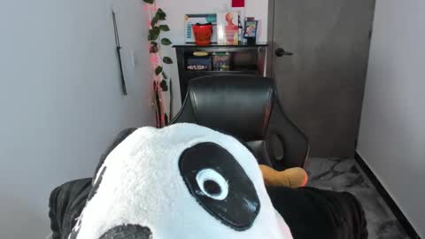 Snapshot of cataleya_0_0_ chatting on 02.21.25 Flor....... online show from 02.21.25