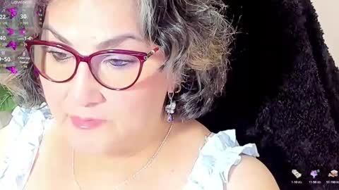 Snapshot of cataleya_mom_ chatting on 11.22.25 cataleya online show from 11.22.25