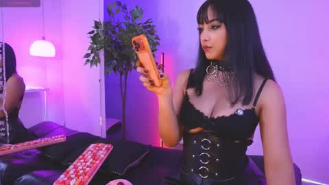 Catalina lovers online show from 01.08.26