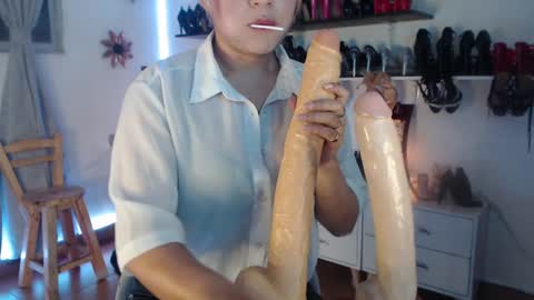 Catalina bruce2 online show from 01.18.25