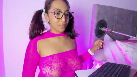 Cata  Monday- Saturday   On line at 0100pm-0700pm online show from 06.19.26