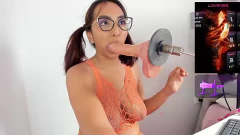 Cata  Monday- Saturday   On line at 0100pm-0700pm online show from 07.10.26
