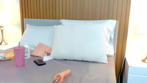 Catalina online show from 12.21.25