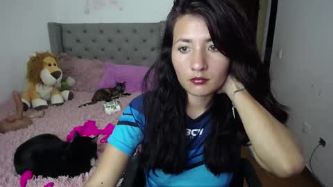 catalinahounn online show from 11.18.25