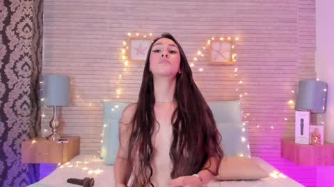 Snapshot of catalinnathompson chatting on 12.23.24 CatalinnaThompson online show from 12.23.24