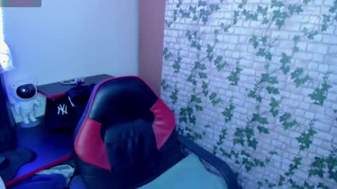  Mia   online show from 11.04.25