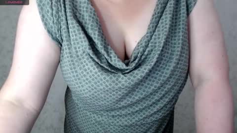 Snapshot of catch_fortune chatting on 11.01.25 Ana online show from 11.01.25