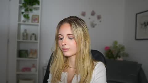 catecrago  online show from 02.28.25