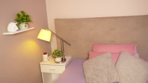 Caterine Zapata  online show from 12.14.24