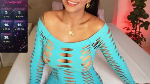 Caterine Zapata  online show from 01.07.25