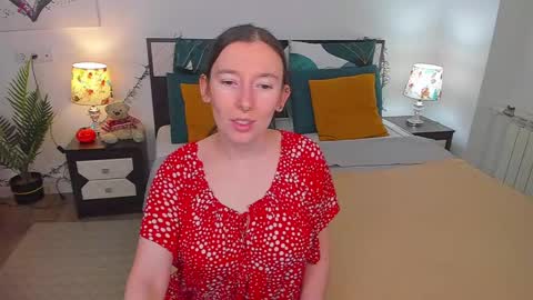 Snapshot of catherinewalls chatting on 12.08.24 Catrin online show from 12.08.24