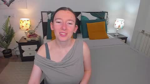 Snapshot of catherinewalls chatting on 12.17.24 Catrin online show from 12.17.24