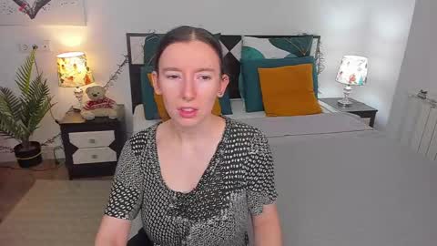 Snapshot of catherinewalls chatting on 12.25.24 Catrin online show from 12.25.24