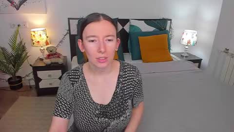Snapshot of catherinewalls chatting on 12.25.24 Catrin online show from 12.25.24