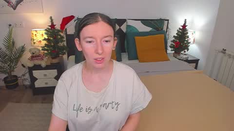 Snapshot of catherinewalls chatting on 01.07.25 Catrin online show from 01.07.25