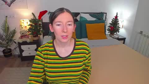 Snapshot of catherinewalls chatting on 01.15.25 Catrin online show from 01.15.25
