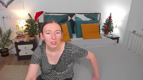 Snapshot of catherinewalls chatting on 01.18.25 Catrin online show from 01.18.25
