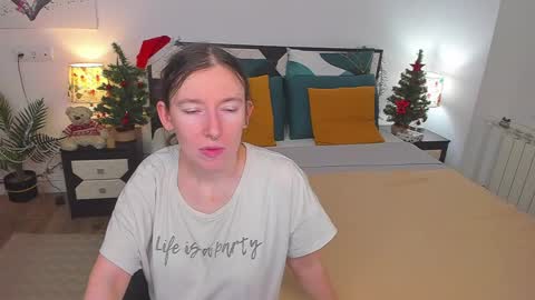 Snapshot of catherinewalls chatting on 01.27.25 Catrin online show from 01.27.25