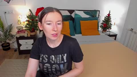 Snapshot of catherinewalls chatting on 02.02.25 Catrin online show from 02.02.25