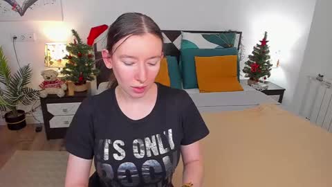Snapshot of catherinewalls chatting on 02.03.25 Catrin online show from 02.03.25