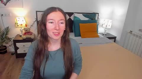 Snapshot of catherinewalls chatting on 02.08.25 Catrin online show from 02.08.25