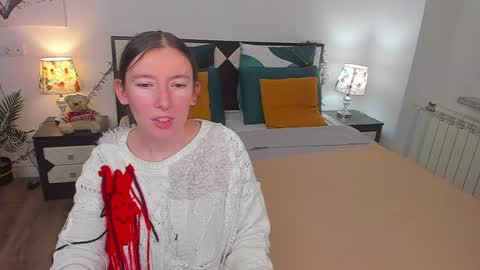 Snapshot of catherinewalls chatting on 02.10.25 Catrin online show from 02.10.25