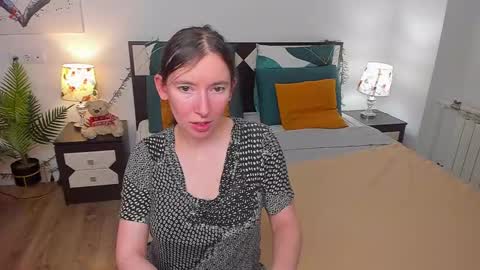 Snapshot of catherinewalls chatting on 03.10.25 Catrin online show from 03.10.25