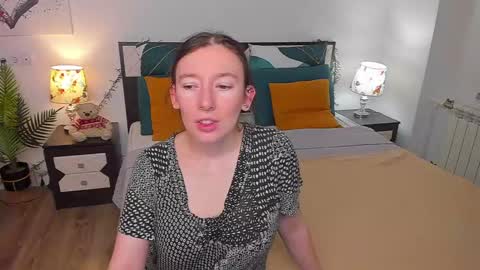 Snapshot of catherinewalls chatting on 03.12.25 Catrin online show from 03.12.25