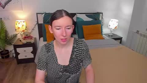 Snapshot of catherinewalls chatting on 03.12.25 Catrin online show from 03.12.25
