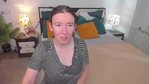 Snapshot of catherinewalls chatting on 09.12.25 Catrin online show from 09.12.25