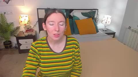 Snapshot of catherinewalls chatting on 09.19.25 Catrin online show from 09.19.25